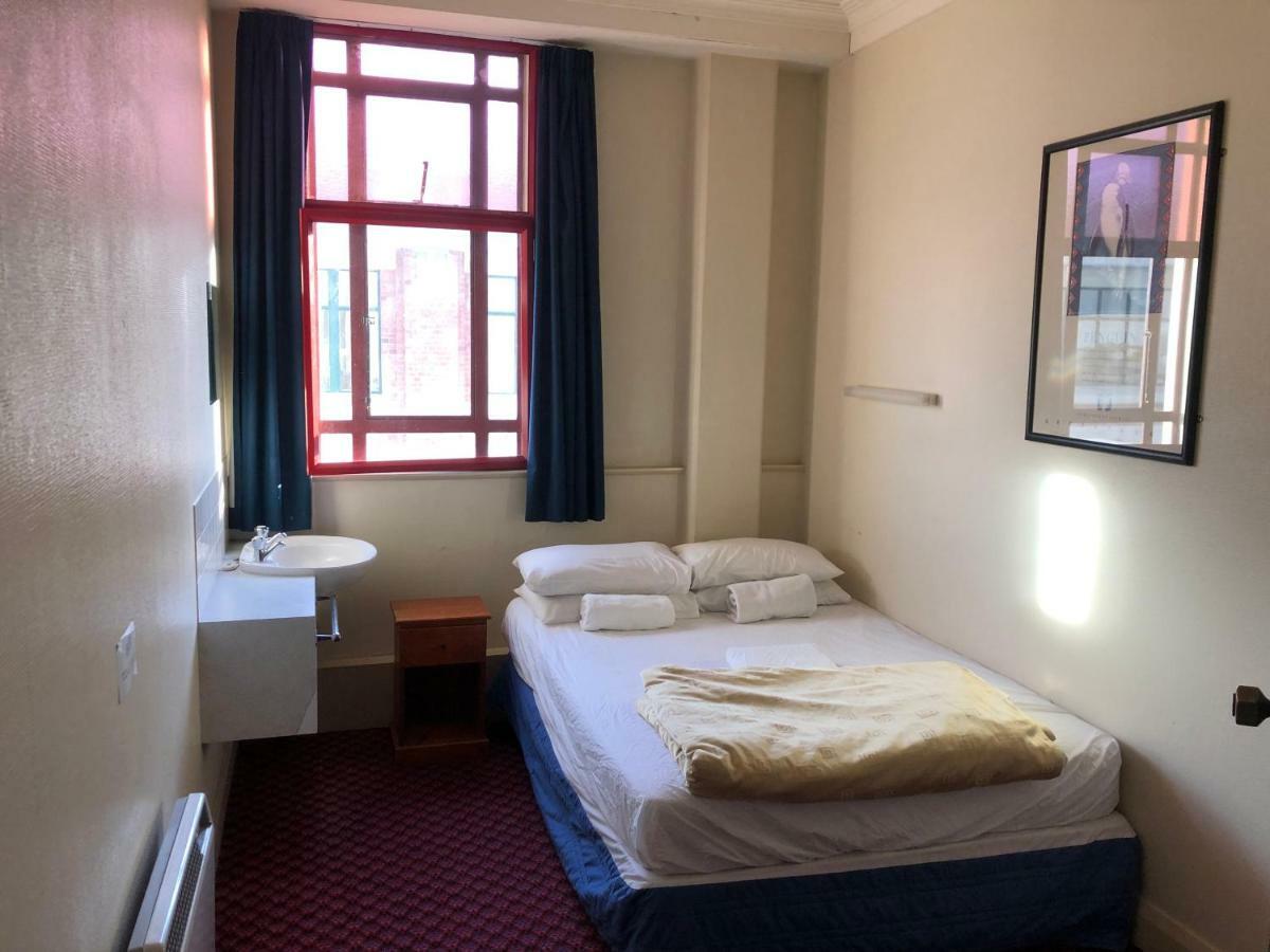 Criterion Art Deco Backpackers Hostel เนเปียร์ ภายนอก รูปภาพ